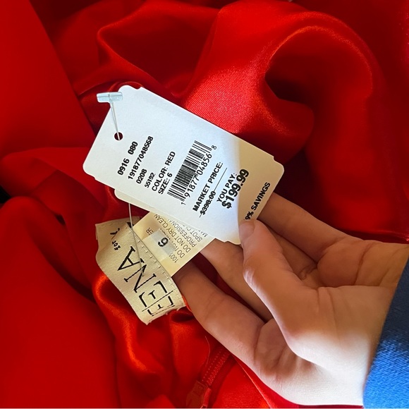 Ieena for MacDuggal Prom Dress - Picture 2 of 3